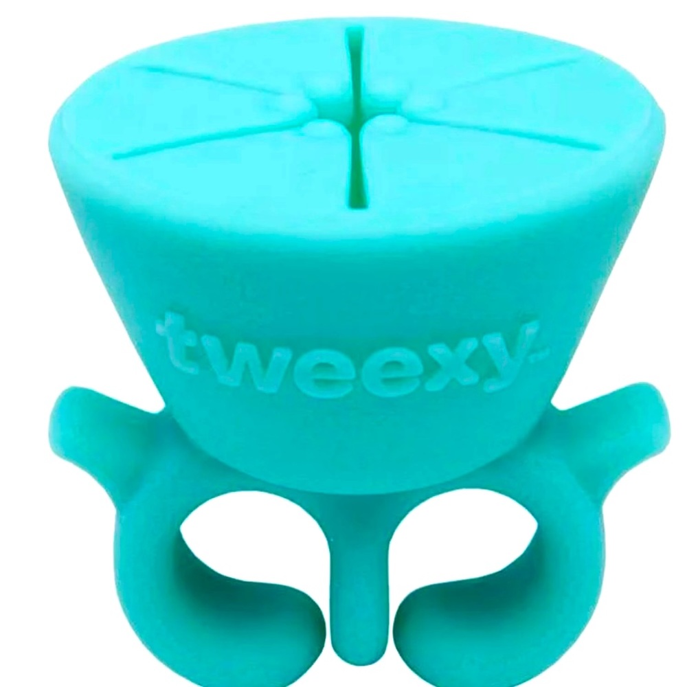 NWT Tweexy tweexy Wearable Nail Polish Bottle Holder Spa Green Fits all fingers